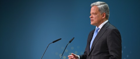 Manfred Knof at the lectern at the Annual General Meeting 2023