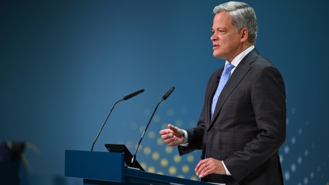 Manfred Knof at the lectern at the Annual General Meeting 2023